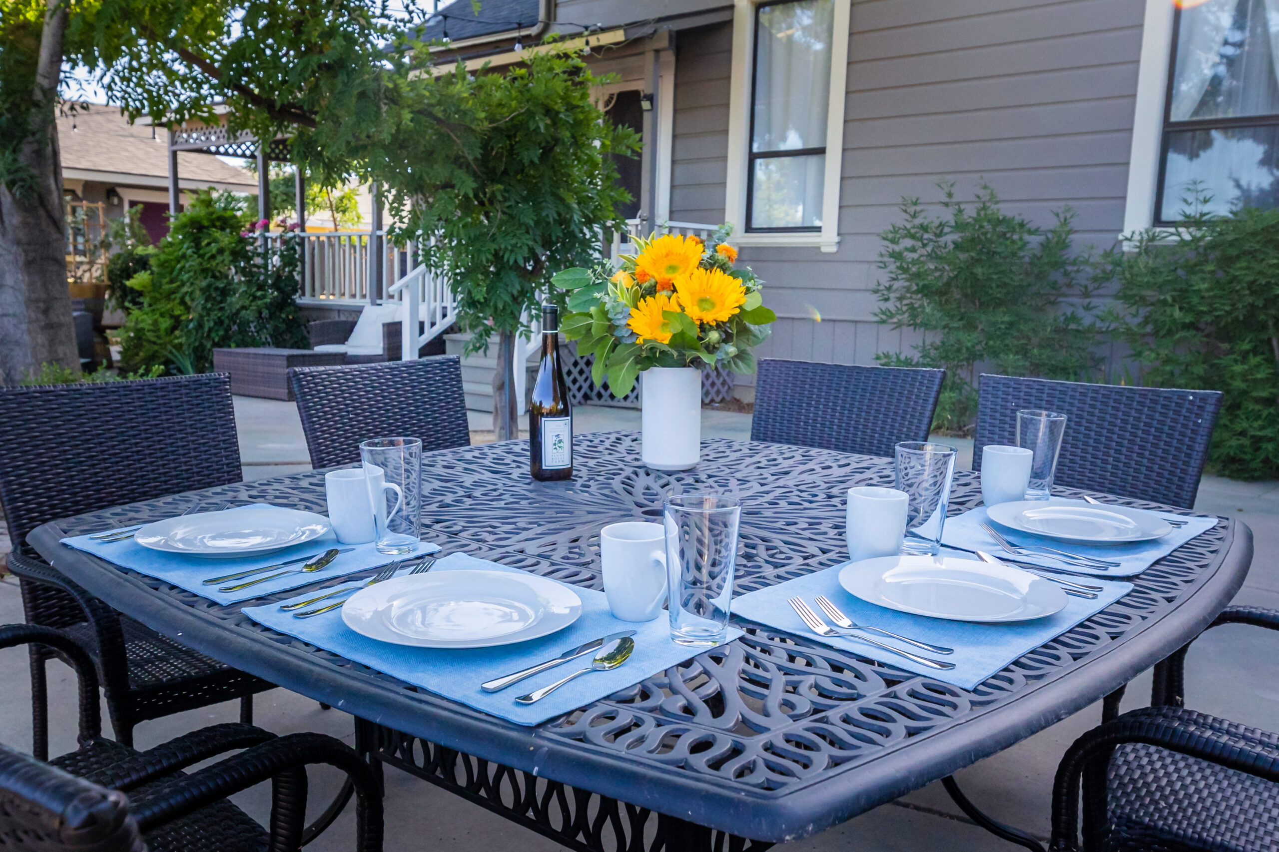 VictorianYardTableClose-SM